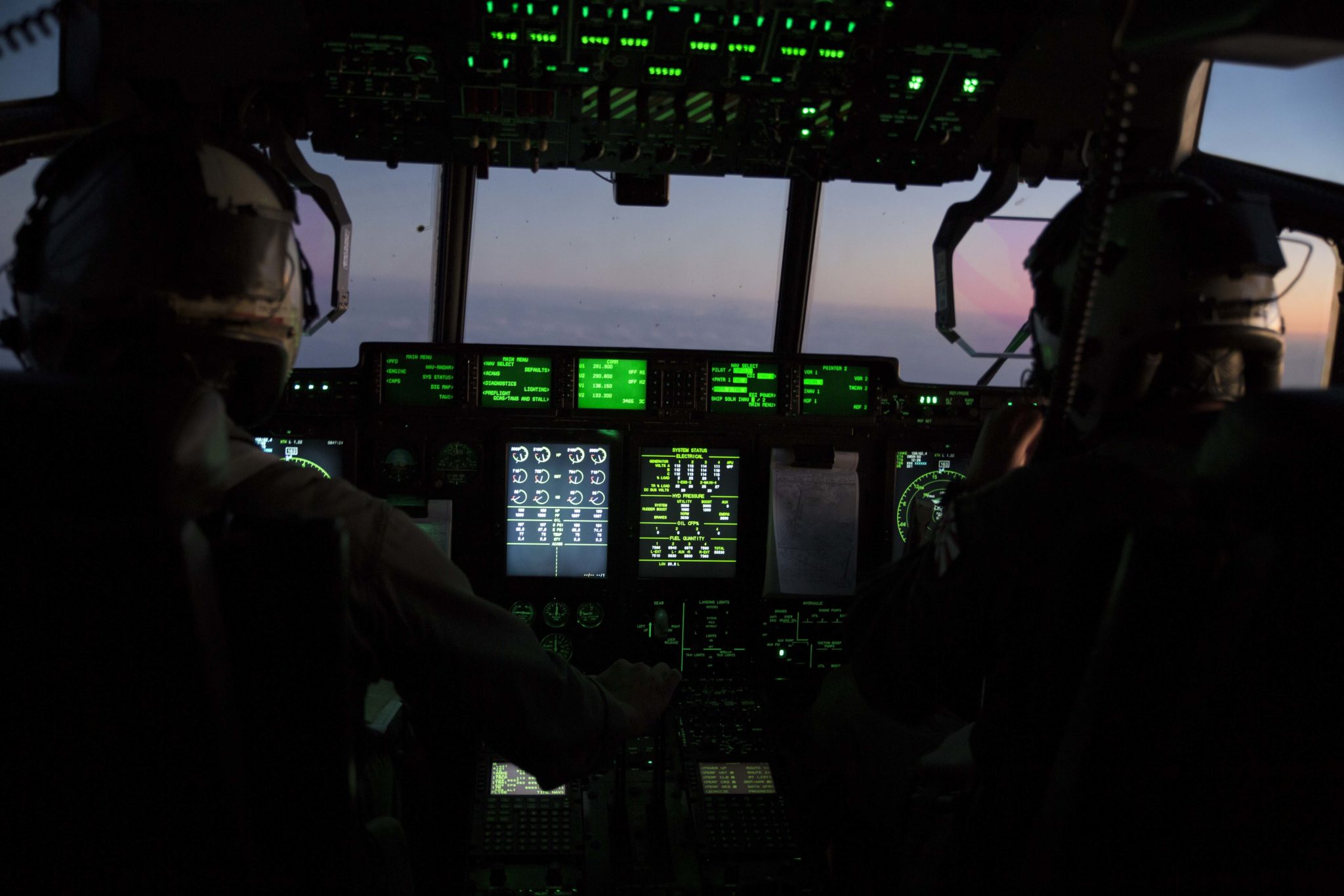 Enlisted vs officer in the cockpit